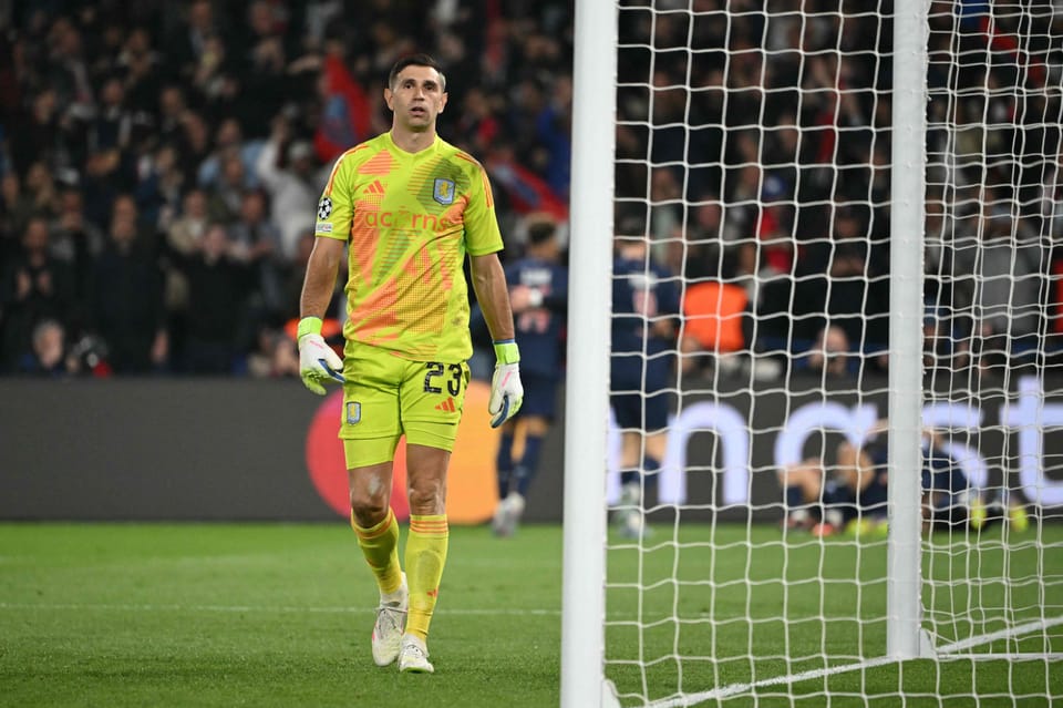 Emiliano Martínez and the seven finals nobody is counting properly